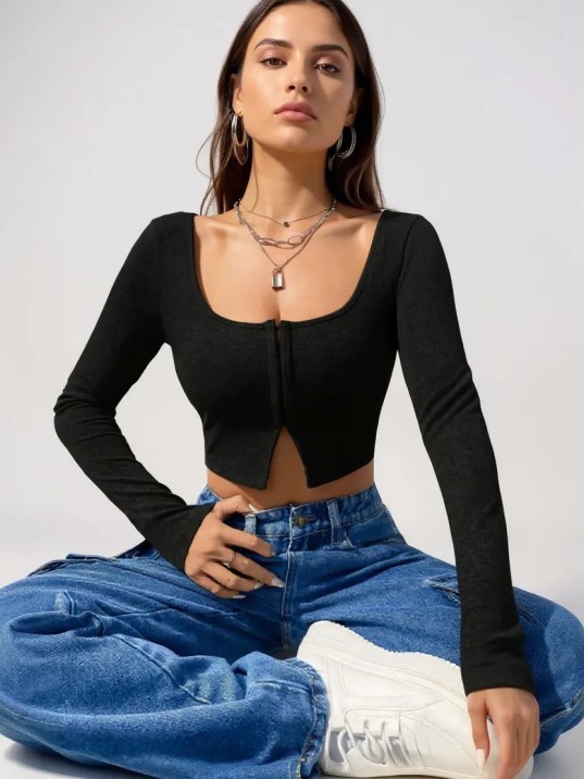 Kadın Siyah Uzun Kollu Agraflı Göğüs Ve Göbek Dekolteli Crop Top Bluz – Şık, Rahat Ve Kolay Kombinlenebilir Kadın Siyah Uzun Kollu Agraflı Göğüs Ve Göbek Dekolteli Crop Top Bluz – Şık, Rahat Ve Kolay Kombinlenebilir