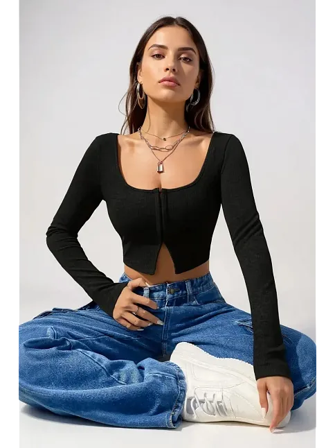 Kadın Siyah Uzun Kollu Agraflı Göğüs Ve Göbek Dekolteli Crop Top Bluz – Şık, Rahat Ve Kolay Kombinlenebilir