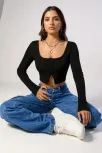 Kadın Siyah Uzun Kollu Agraflı Göğüs Ve Göbek Dekolteli Crop Top Bluz – Şık, Rahat Ve Kolay Kombinlenebilir Kadın Siyah Uzun Kollu Agraflı Göğüs Ve Göbek Dekolteli Crop Top Bluz – Şık, Rahat Ve Kolay Kombinlenebilir