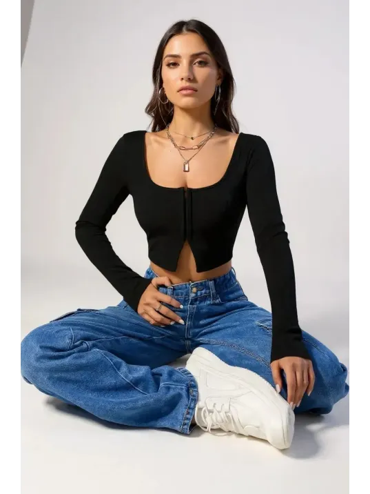 Kadın Siyah Uzun Kollu Agraflı Göğüs Ve Göbek Dekolteli Crop Top Bluz – Şık, Rahat Ve Kolay Kombinlenebilir Kadın Siyah Uzun Kollu Agraflı Göğüs Ve Göbek Dekolteli Crop Top Bluz – Şık, Rahat Ve Kolay Kombinlenebilir