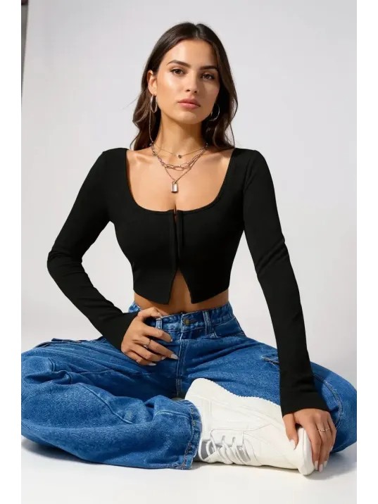 Kadın Siyah Uzun Kollu Agraflı Göğüs Ve Göbek Dekolteli Crop Top Bluz – Şık, Rahat Ve Kolay Kombinlenebilir Kadın Siyah Uzun Kollu Agraflı Göğüs Ve Göbek Dekolteli Crop Top Bluz – Şık, Rahat Ve Kolay Kombinlenebilir
