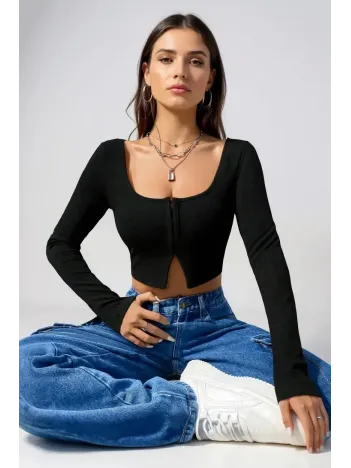 Kadın Siyah Uzun Kollu Agraflı Göğüs Ve Göbek Dekolteli Crop Top Bluz – Şık, Rahat Ve Kolay Kombinlenebilir Kadın Siyah Uzun Kollu Agraflı Göğüs Ve Göbek Dekolteli Crop Top Bluz – Şık, Rahat Ve Kolay Kombinlenebilir