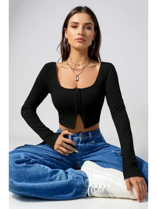 Kadın Siyah Uzun Kollu Agraflı Göğüs Ve Göbek Dekolteli Crop Top Bluz – Şık, Rahat Ve Kolay Kombinlenebilir