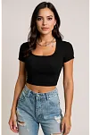 Kadın Siyah Yarım Kol Düz Yaka Crop Top Bluz – Şık, Rahat Ve Kolay Kombinlenebilir