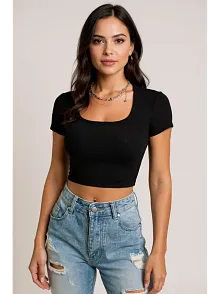 Kadın Siyah Yarım Kol Düz Yaka Crop Top Bluz – Şık, Rahat Ve Kolay Kombinlenebilir