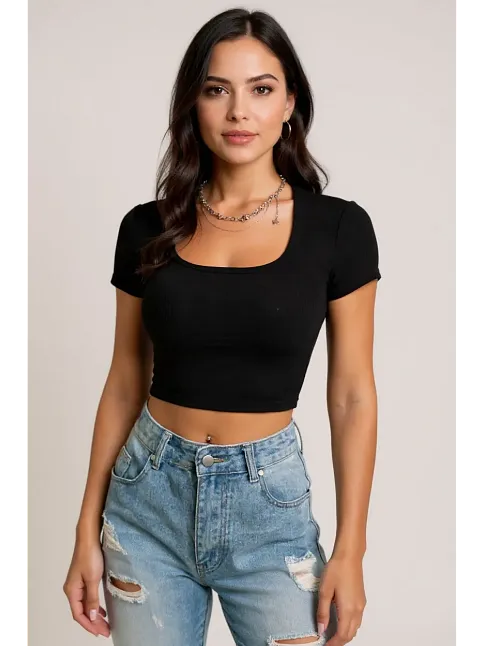 Kadın Siyah Yarım Kol Düz Yaka Crop Top Bluz – Şık, Rahat Ve Kolay Kombinlenebilir