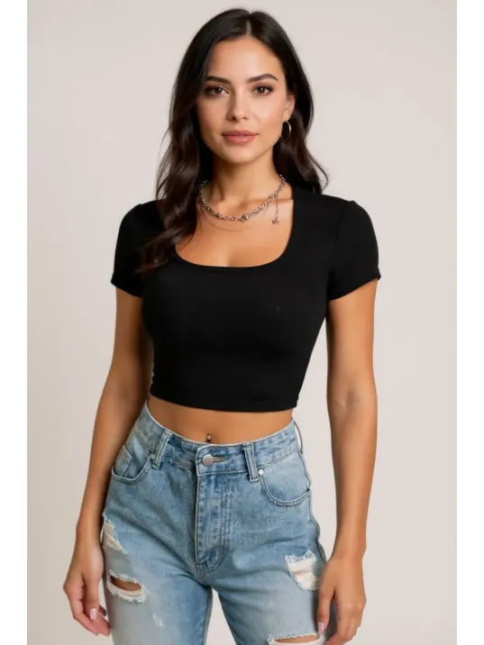 Kadın Siyah Yarım Kol Düz Yaka Crop Top Bluz – Şık, Rahat Ve Kolay Kombinlenebilir