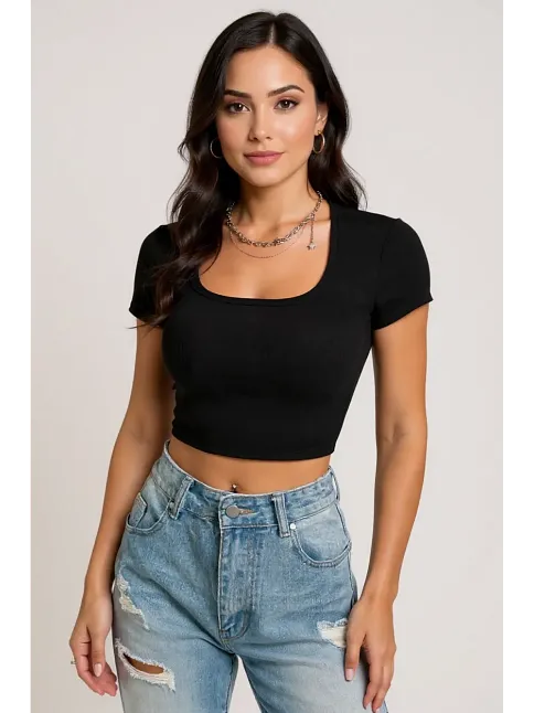 Kadın Siyah Yarım Kol Düz Yaka Crop Top Bluz – Şık, Rahat Ve Kolay Kombinlenebilir