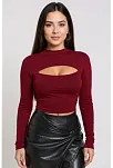 Kadın Bordo Göğüs Dekolteli Uzun Kollu Cut Out Crop Top Bluz – Şık, Rahat Ve Kolay Kombinlenebilir
