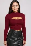Kadın Bordo Göğüs Dekolteli Uzun Kollu Cut Out Crop Top Bluz – Şık, Rahat Ve Kolay Kombinlenebilir