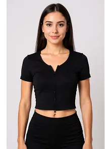 Kadın Siyah Çift Fermuarlı Yarım Kol Crop Top Bluz – Şık, Rahat Ve Kolay Kombinlenebilir