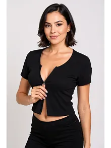 Kadın Siyah Çift Fermuarlı Yarım Kol Crop Top Bluz – Şık, Rahat Ve Kolay Kombinlenebilir