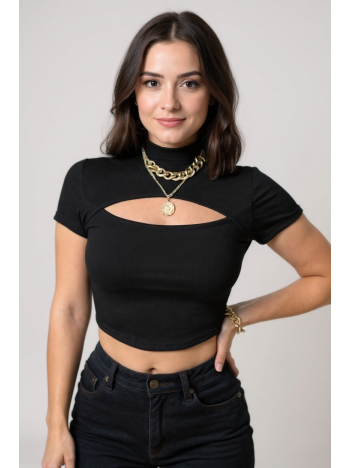 Kadın Siyah Göğüs Dekolteli Yarım Kollu Cut Out Crop Top Bluz – Şık, Rahat ve Kolay Kombinlenebilir