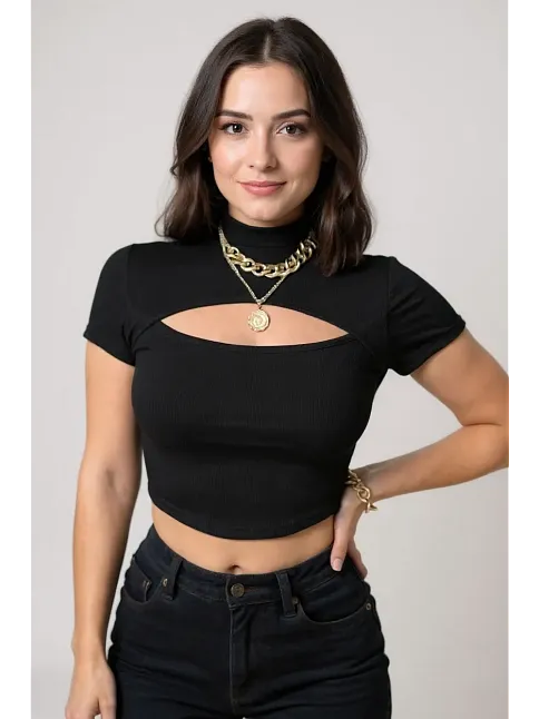 Kadın Siyah Göğüs Dekolteli Yarım Kollu Cut Out Crop Top Bluz – Şık, Rahat Ve Kolay Kombinlenebilir