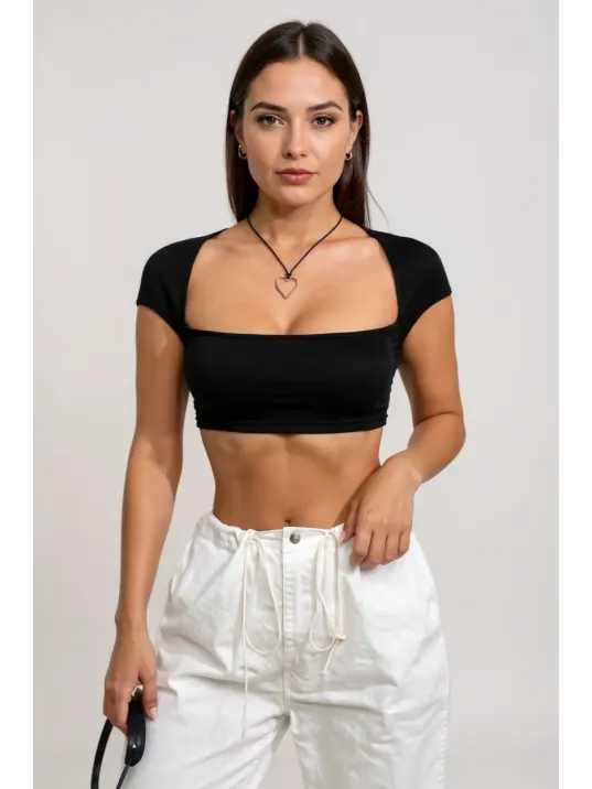 Kadın Siyah Sırt Dekolteli Ve Boyundan Bağlamalı Yarım Kol Crop Top Bluz – Şık, Rahat Ve Kolay Kombinlenebilir
