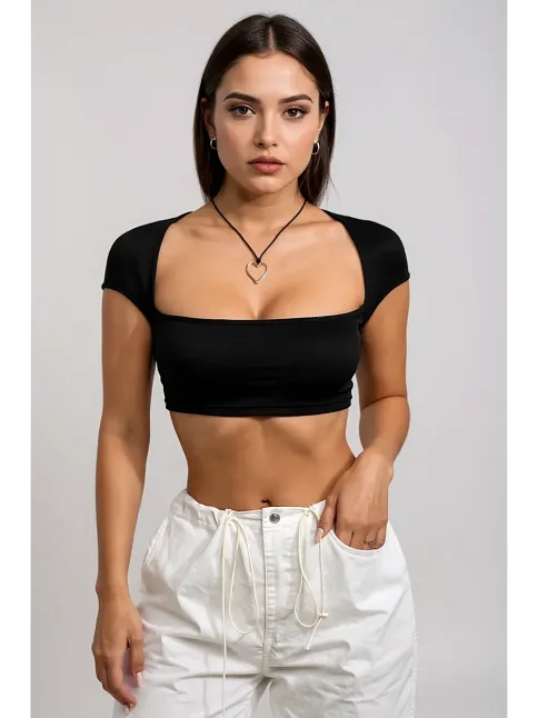 Kadın Siyah Sırt Dekolteli Ve Boyundan Bağlamalı Yarım Kol Crop Top Bluz – Şık, Rahat Ve Kolay Kombinlenebilir