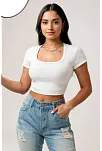 Kadın Beyaz Yarım Kol Düz Yaka Crop Top Bluz – Şık, Rahat Ve Kolay Kombinlenebilir