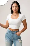 Kadın Beyaz Yarım Kol Düz Yaka Crop Top Bluz – Şık, Rahat Ve Kolay Kombinlenebilir