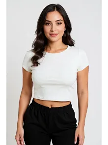 Kadın Beyaz Yuvarlak Yaka Yarım Kol Crop Top Bluz