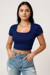 Kadın Lacivert Yarım Kol Düz Yaka Crop Top Bluz – Şık, Rahat Ve Kolay Kombinlenebilir