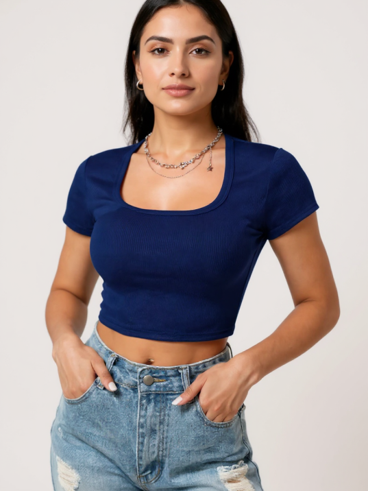 Kadın Lacivert Yarım Kol Düz Yaka Crop Top Bluz – Şık, Rahat ve Kolay Kombinlenebilir
