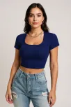 Kadın Lacivert Yarım Kol Düz Yaka Crop Top Bluz – Şık, Rahat Ve Kolay Kombinlenebilir