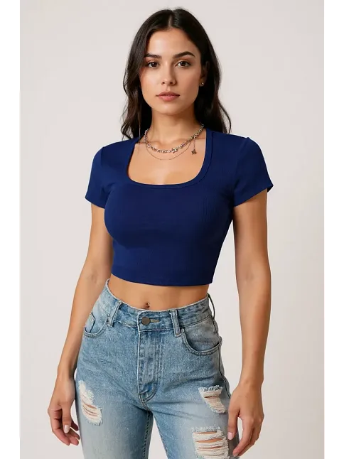 Kadın Lacivert Yarım Kol Düz Yaka Crop Top Bluz – Şık, Rahat Ve Kolay Kombinlenebilir