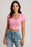 Kadın Pembe Yarım Kol Düz Yaka Crop Top Bluz – Şık, Rahat Ve Kolay Kombinlenebilir
