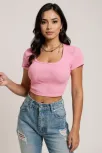 Kadın Pembe Yarım Kol Düz Yaka Crop Top Bluz – Şık, Rahat Ve Kolay Kombinlenebilir