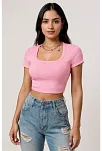 Kadın Pembe Yarım Kol Düz Yaka Crop Top Bluz – Şık, Rahat Ve Kolay Kombinlenebilir