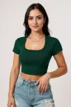 Kadın Yeşil Yarım Kol Düz Yaka Crop Top Bluz – Şık, Rahat Ve Kolay Kombinlenebilir