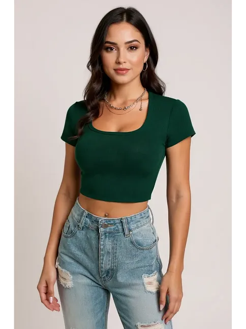 Kadın Yeşil Yarım Kol Düz Yaka Crop Top Bluz – Şık, Rahat Ve Kolay Kombinlenebilir