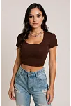 Kadın Kahverengi Yarım Kol Düz Yaka Crop Top Bluz – Şık, Rahat Ve Kolay Kombinlenebilir