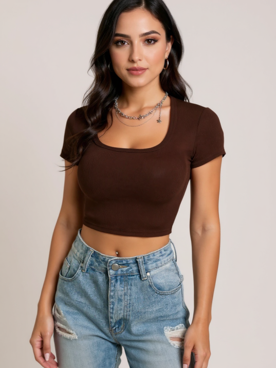 Kadın Kahverengi Yarım Kol Düz Yaka Crop Top Bluz – Şık, Rahat ve Kolay Kombinlenebilir