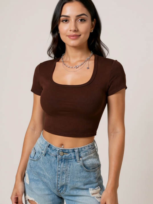 Kadın Kahverengi Yarım Kol Düz Yaka Crop Top Bluz – Şık, Rahat Ve Kolay Kombinlenebilir