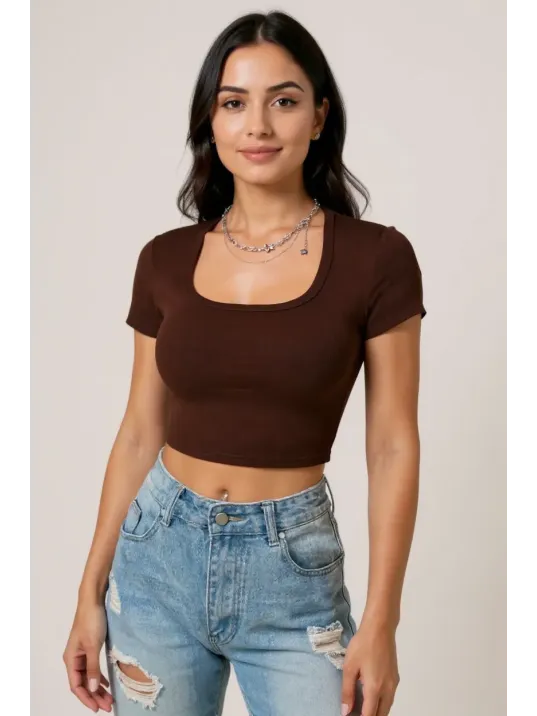 Kadın Kahverengi Yarım Kol Düz Yaka Crop Top Bluz – Şık, Rahat Ve Kolay Kombinlenebilir