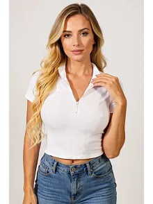 Kadın Beyaz Yarım Fermuarlı Ve Kısa Kollu Crop Top Bluz – Şık, Rahat Ve Kolay Kombinlenebilir