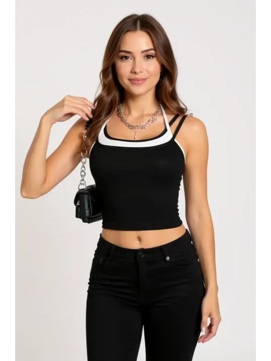 Kadın Beyaz Siyah Çift Renk Çapraz Askılı Crop Top Bluz – Şık, Rahat Ve Kolay Kombinlenebilir