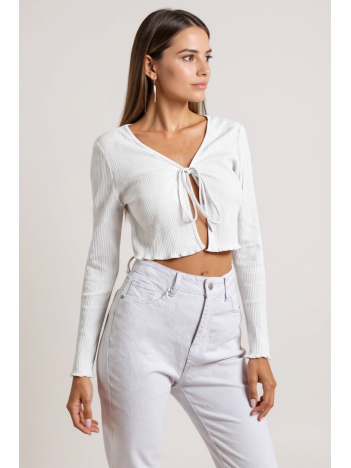 Kadın Beyaz Uzun Kollu Önden Bağlama Detaylı Crop Top Bluz – Şık, Rahat ve Kolay Kombinlenebilir