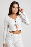 Kadın Beyaz Uzun Kollu Önden Bağlama Detaylı Crop Top Bluz – Şık, Rahat Ve Kolay Kombinlenebilir Kadın Beyaz Uzun Kollu Önden Bağlama Detaylı Crop Top Bluz – Şık, Rahat Ve Kolay Kombinlenebilir