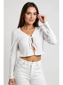 Kadın Beyaz Uzun Kollu Önden Bağlama Detaylı Crop Top Bluz – Şık, Rahat Ve Kolay Kombinlenebilir