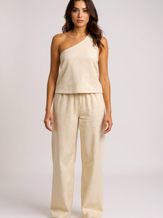 Kadın Beyaz Tek Omuzlu Şık Bluz & Geniş Paça Pantolon İkili Takım Kadın Beyaz Tek Omuzlu Şık Bluz & Geniş Paça Pantolon İkili Takım