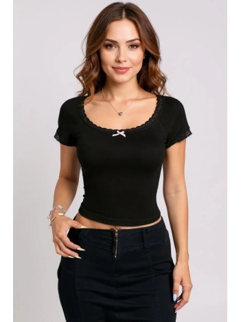 Kadın Siyah Göğsü ve Kolları Dantelli Fiyonklu Kısa Kol Crop Top Bluz – Şık, Rahat ve Kolay Kombinlenebilir