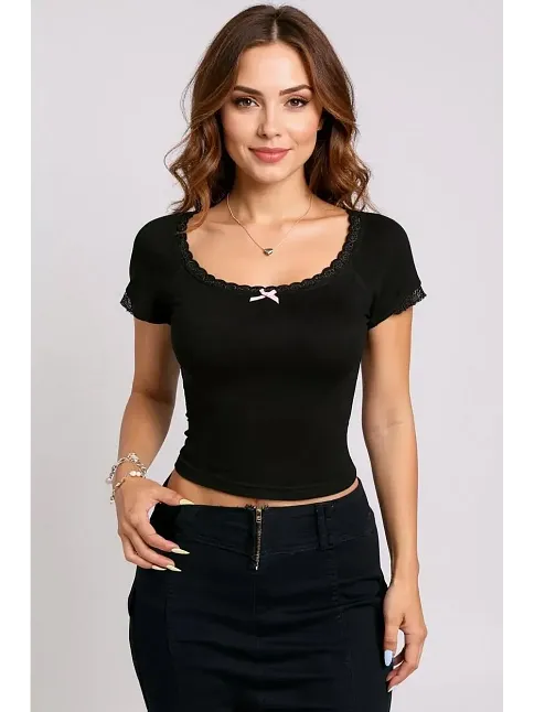 Kadın Siyah Göğsü Ve Kolları Dantelli Fiyonklu Kısa Kol Crop Top Bluz – Şık, Rahat Ve Kolay Kombinlenebilir