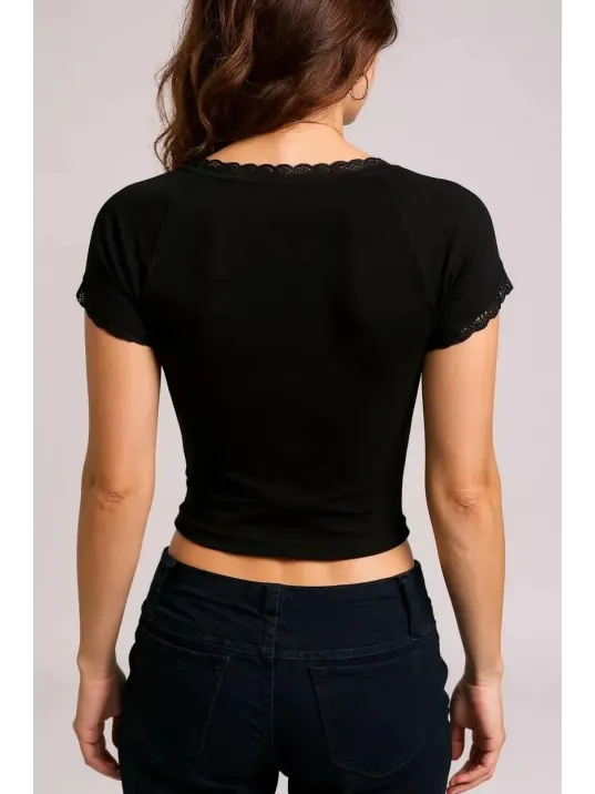 Kadın Siyah Göğsü Ve Kolları Dantelli Fiyonklu Kısa Kol Crop Top Bluz – Şık, Rahat Ve Kolay Kombinlenebilir