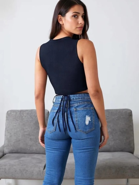 Kadın Lacivert Çapraz Bağlamalı Crop Top Büstiyer – Modern Ve Şık Tasarım Kadın Lacivert Çapraz Bağlamalı Crop Top Büstiyer – Modern Ve Şık Tasarım