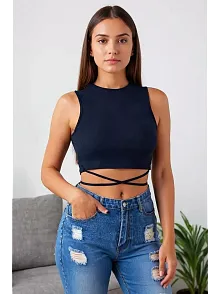 Kadın Lacivert Çapraz Bağlamalı Crop Top Büstiyer – Modern Ve Şık Tasarım