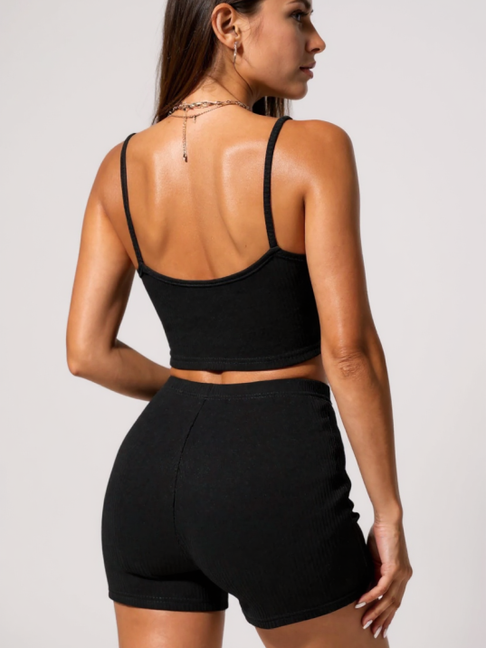 Kadın Siyah Şortlu Kaşkorse Gecelik Takım – Modern, Konforlu Ve Günlük Kombinlere Uygun
