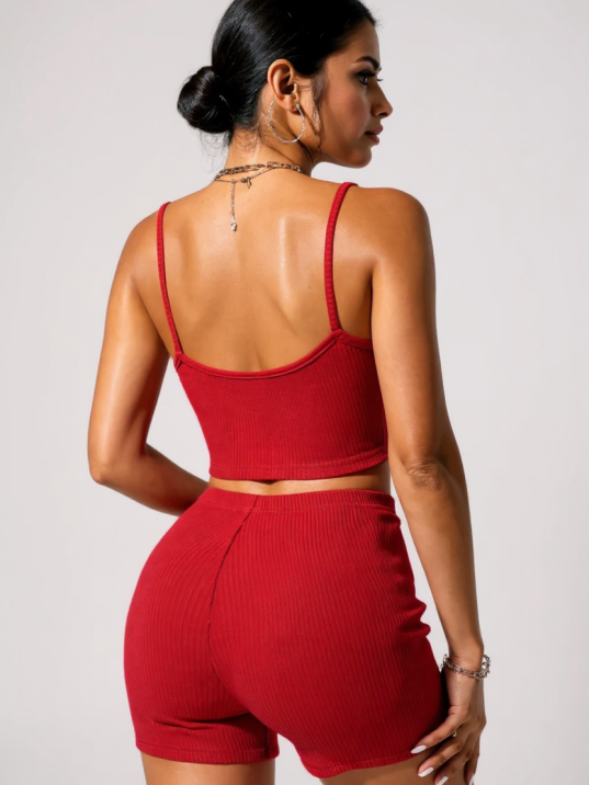 Kadın Kırmızı Şortlu Kaşkorse Gecelik Takım – Modern, Konforlu ve Günlük Kombinlere Uygun Kadın Kırmızı Şortlu Kaşkorse Gecelik Takım – Modern, Konforlu ve Günlük Kombinlere Uygun