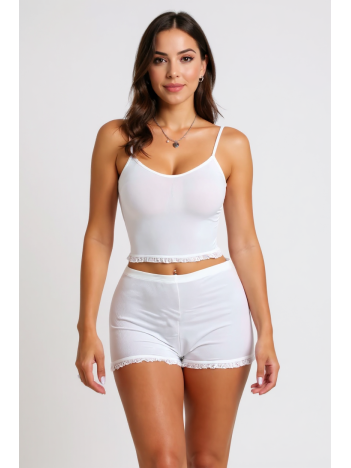 Kadın Beyaz Alt-üst Dantel Detaylı Şortlu Şık Gecelik Takım – Modern, Konforlu ve Günlük Kombinlere Uygun